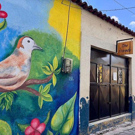 Hostal The Friends Panajachel Exterior photo