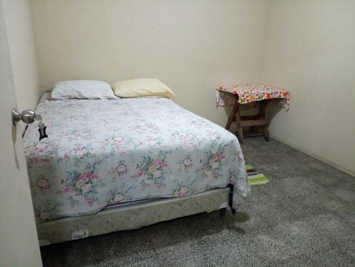 Hostal The Friends Panajachel Exterior photo