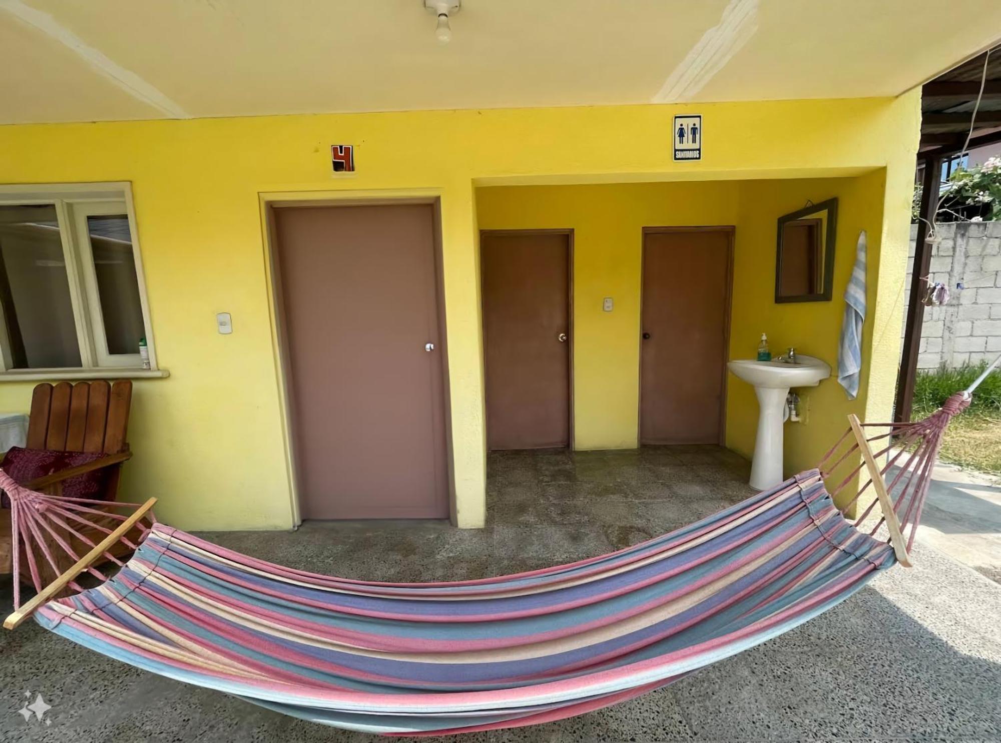 Hostal The Friends Panajachel Exterior photo